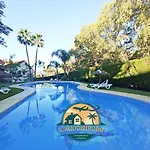 Seafront Townhouse With Stunning Mediterranean Views, Community Pool 度假居 贝纳尔马德纳
