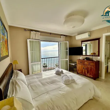 Ferienhaus Seafront Townhouse With Stunning Mediterranean Views, Community Pool