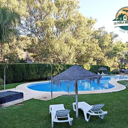 Seafront Townhouse With Stunning Mediterranean Views, Community Pool Ferienhaus