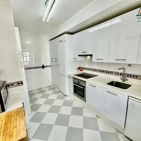 Seafront Townhouse With Stunning Mediterranean Views, Community Pool Ferienhaus Benalmádena