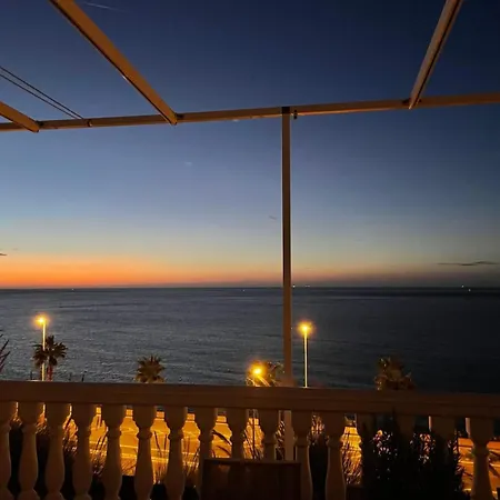 Seafront Townhouse With Stunning Mediterranean Views, Community Pool * 贝纳尔马德纳